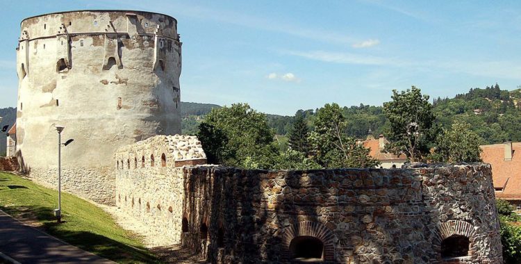 Bastionul Postăvarilor