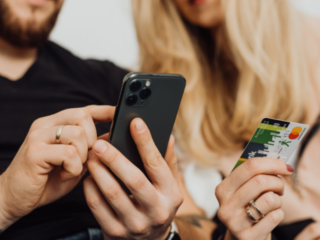 Discreție și încredere: de ce aleg bărbații soluțiile online pentru sănătatea intimă?